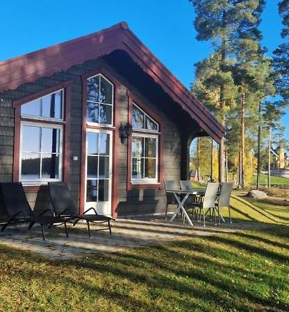 Lakeside Log Cabin Fraemby Udde 法伦 外观 照片