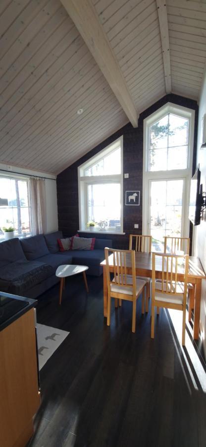 Lakeside Log Cabin Fraemby Udde 法伦 外观 照片