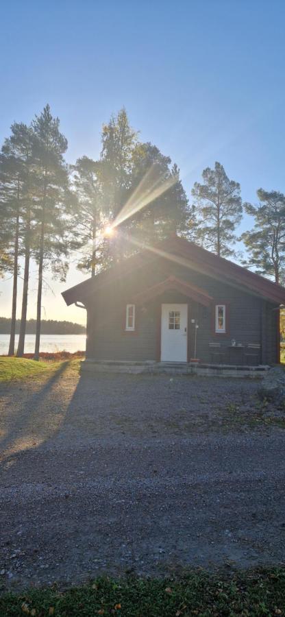 Lakeside Log Cabin Fraemby Udde 法伦 外观 照片