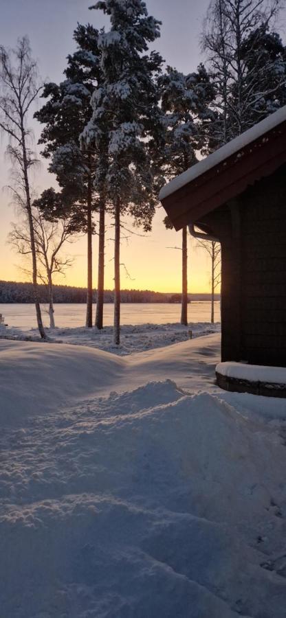 Lakeside Log Cabin Fraemby Udde 法伦 外观 照片